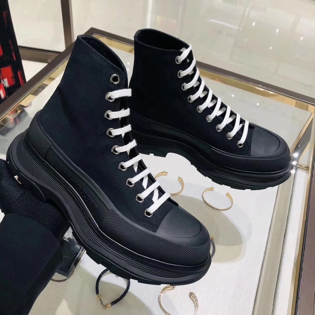 McQueen Tread Boots Black