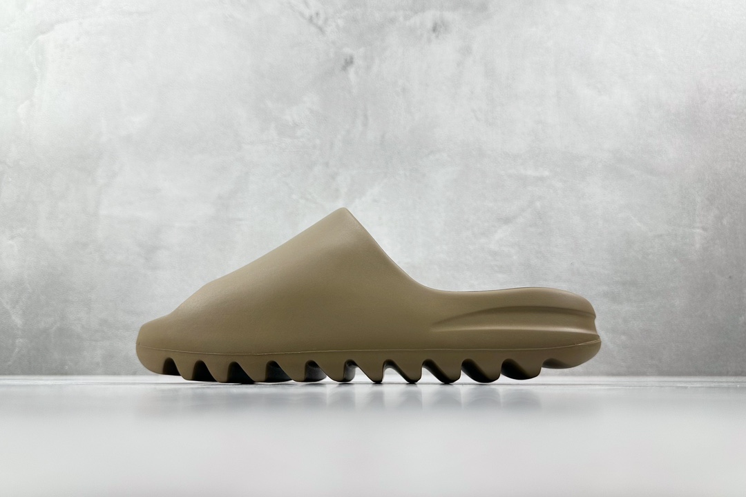 Adidas Yeezy Slide Brown
