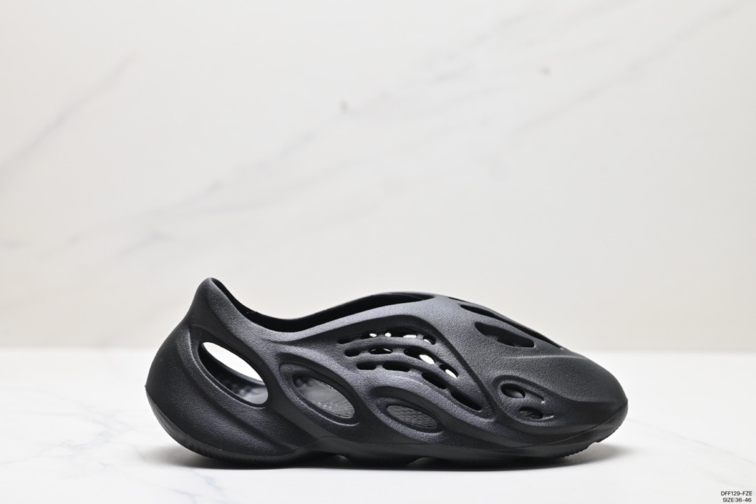 Adidas Foam Runner Black