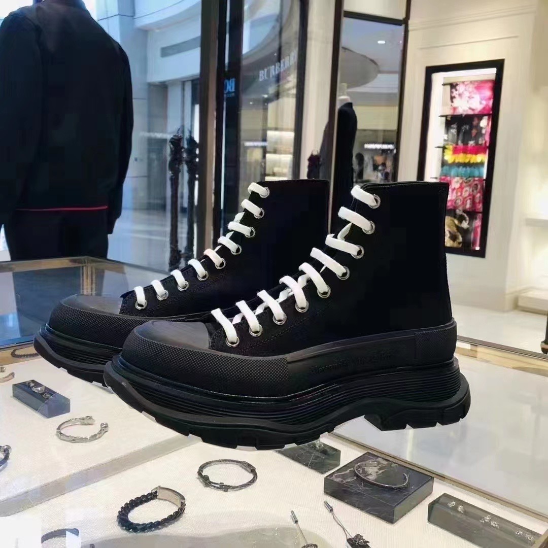 McQueen Tread Boots Black