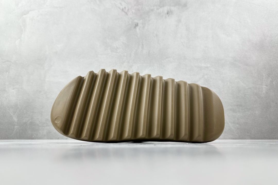 Adidas Yeezy Slide Brown