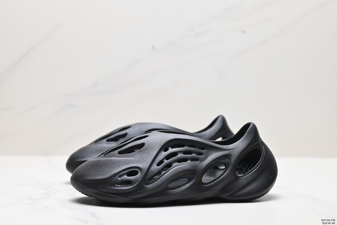 Adidas Foam Runner Black