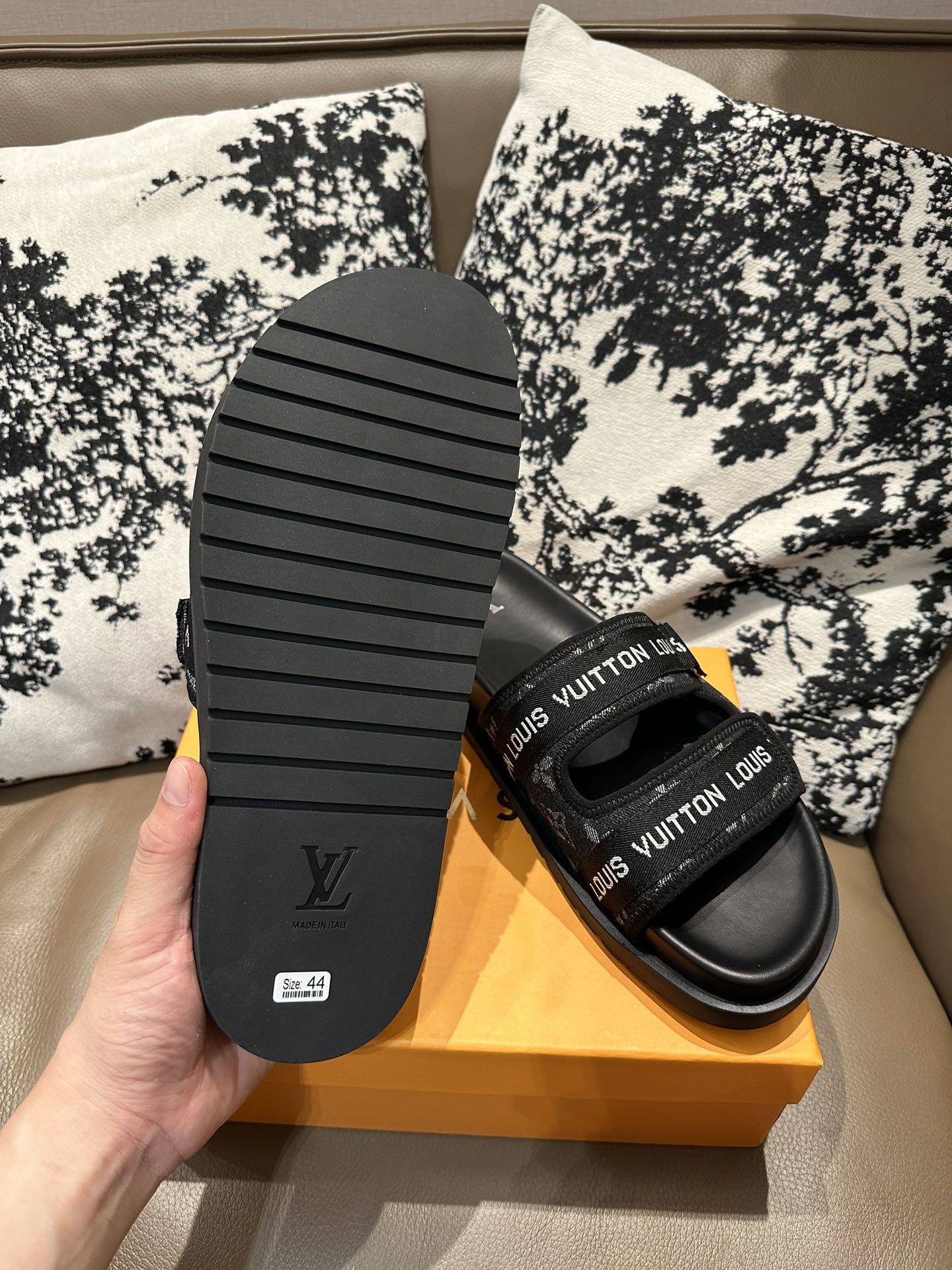 Louis Vuitton Slides Black
