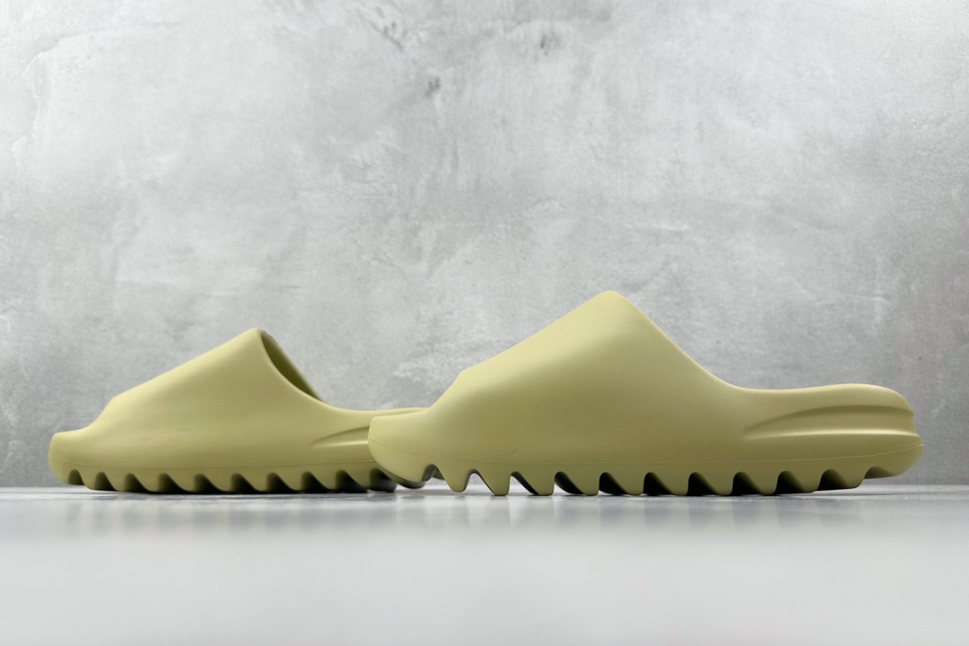 Adidas Yeezy Slide Resin