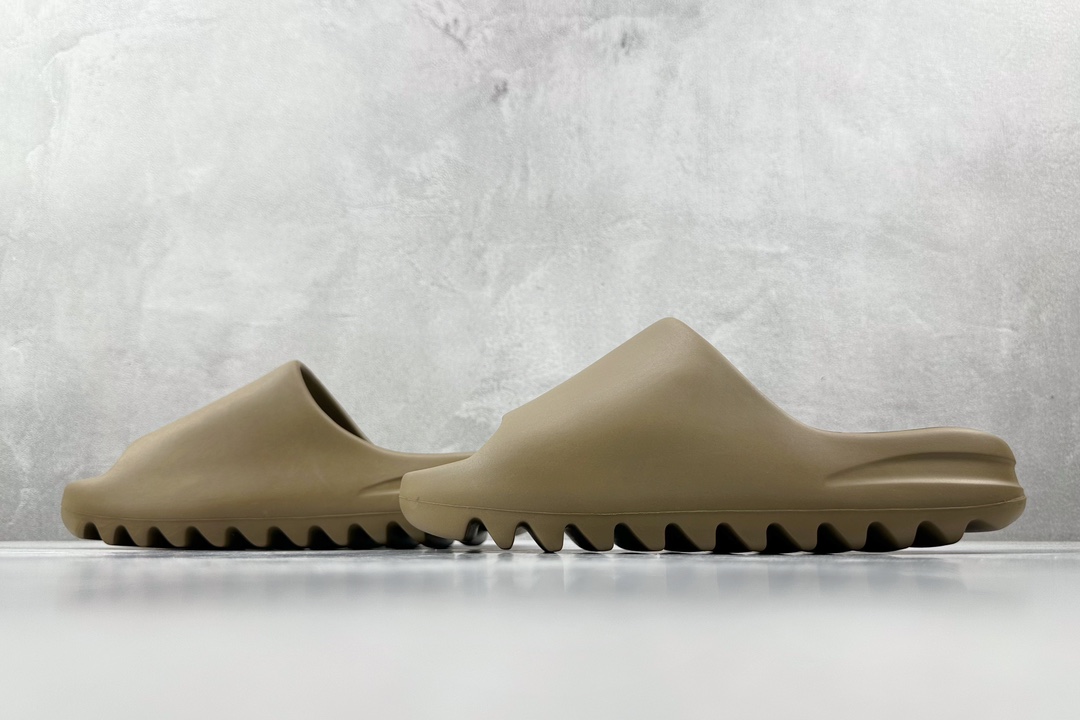 Adidas Yeezy Slide Brown
