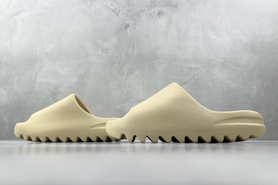 Adidas Yeezy Slide Bone