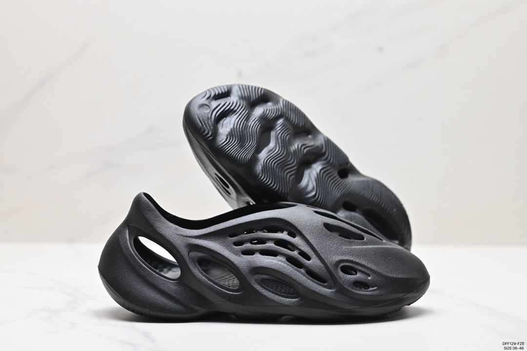 Adidas Foam Runner Black