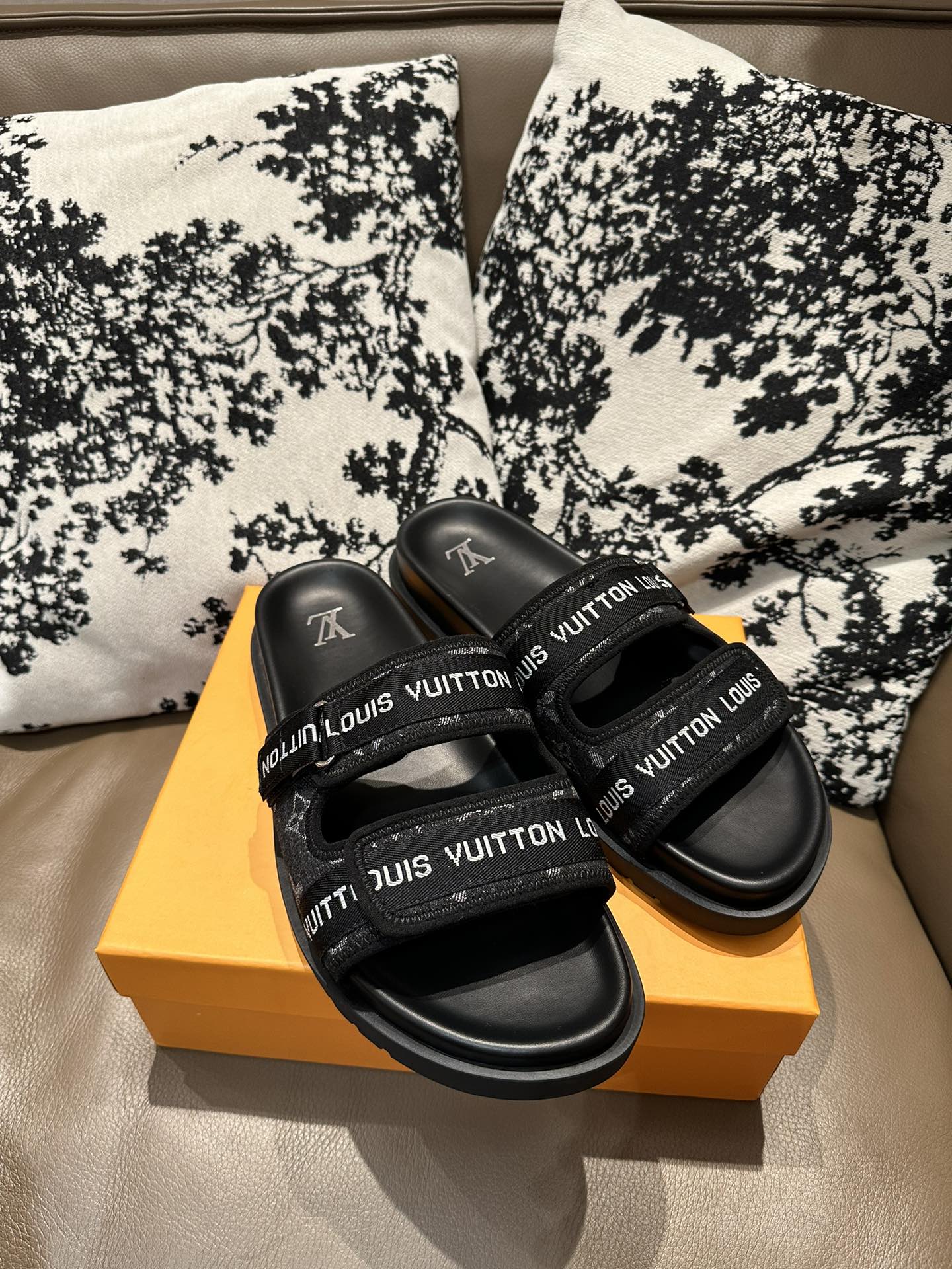 Louis Vuitton Slides Black