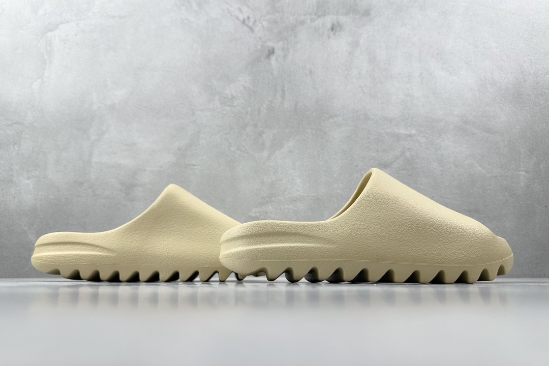 Adidas Yeezy Slide Bone
