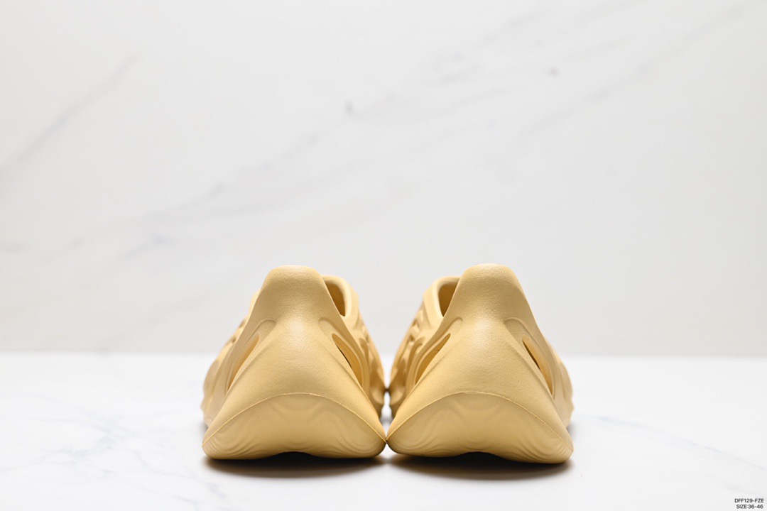 Adidas Foam Runner Beige