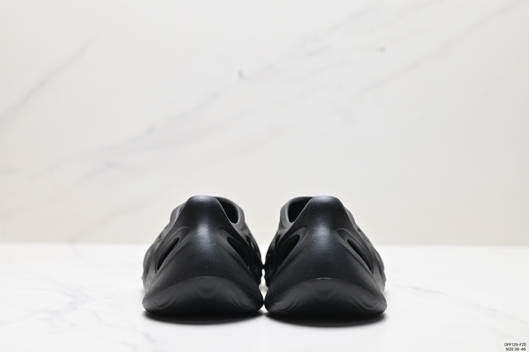 Adidas Foam Runner Black