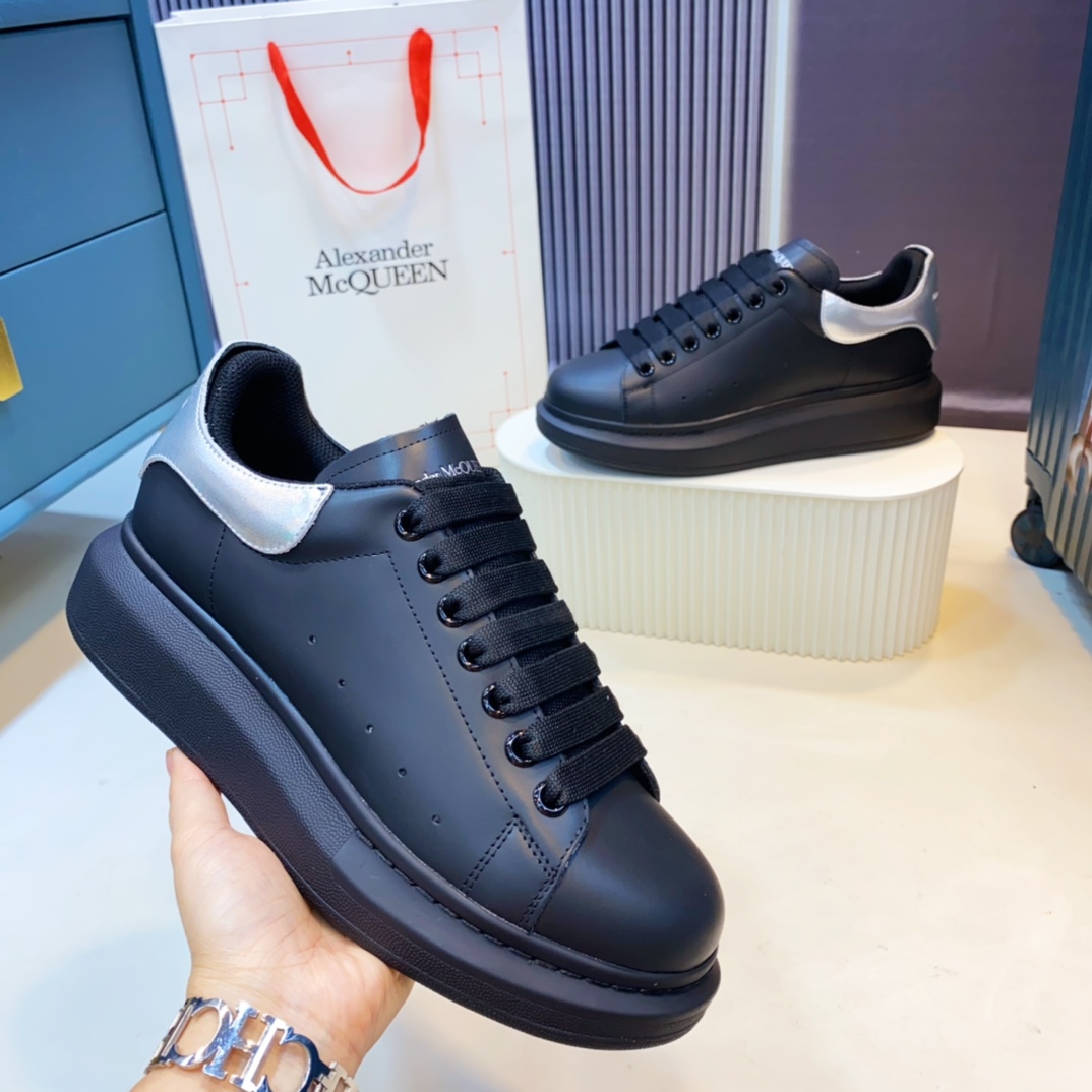 McQueen Sneakers Black Silver