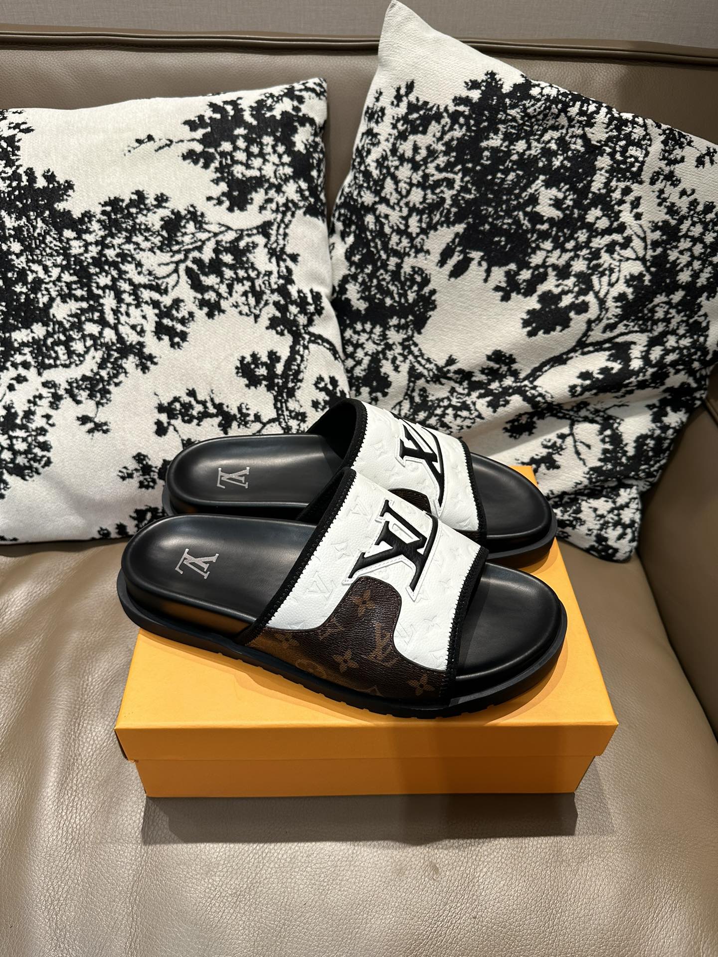 LV Leather Slides Brown/White