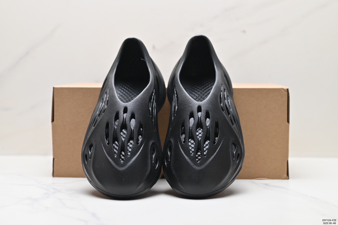 Adidas Foam Runner Black