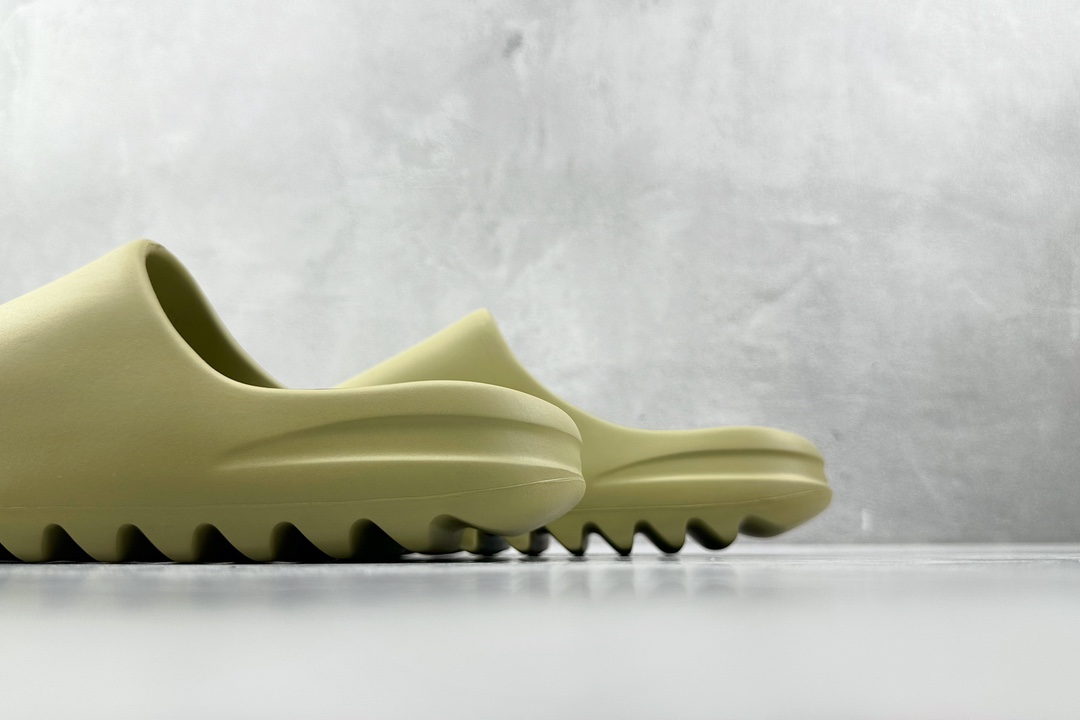 Adidas Yeezy Slide Resin