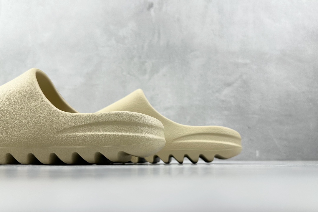 Adidas Yeezy Slide Bone
