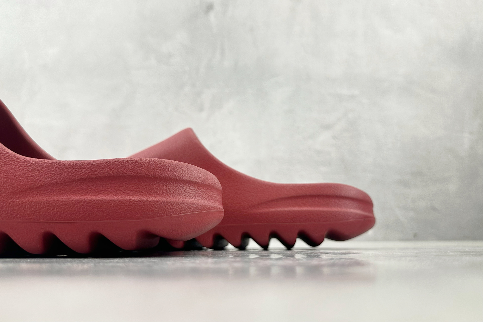 Adidas Yeezy Slide Red
