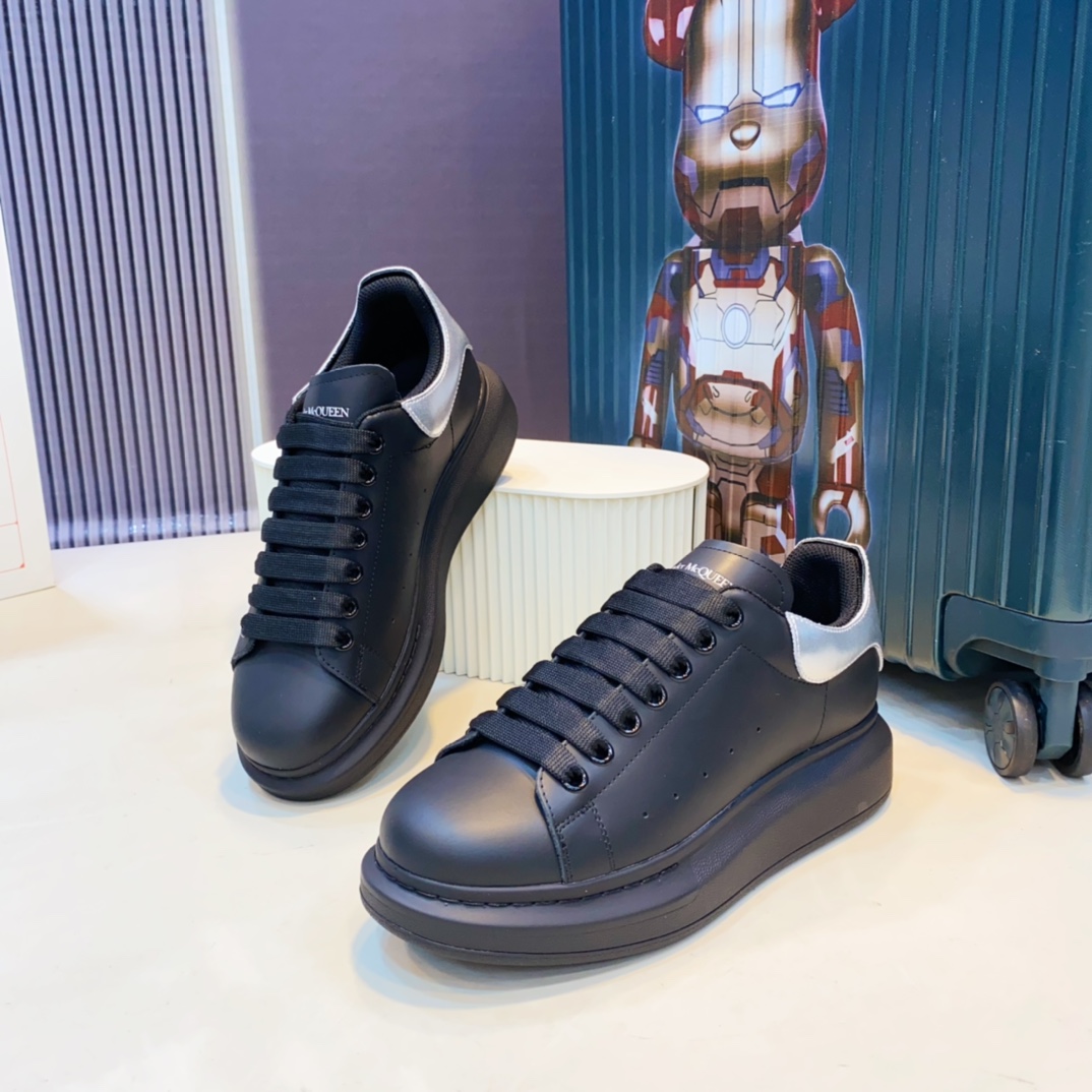 McQueen Sneakers Black Silver