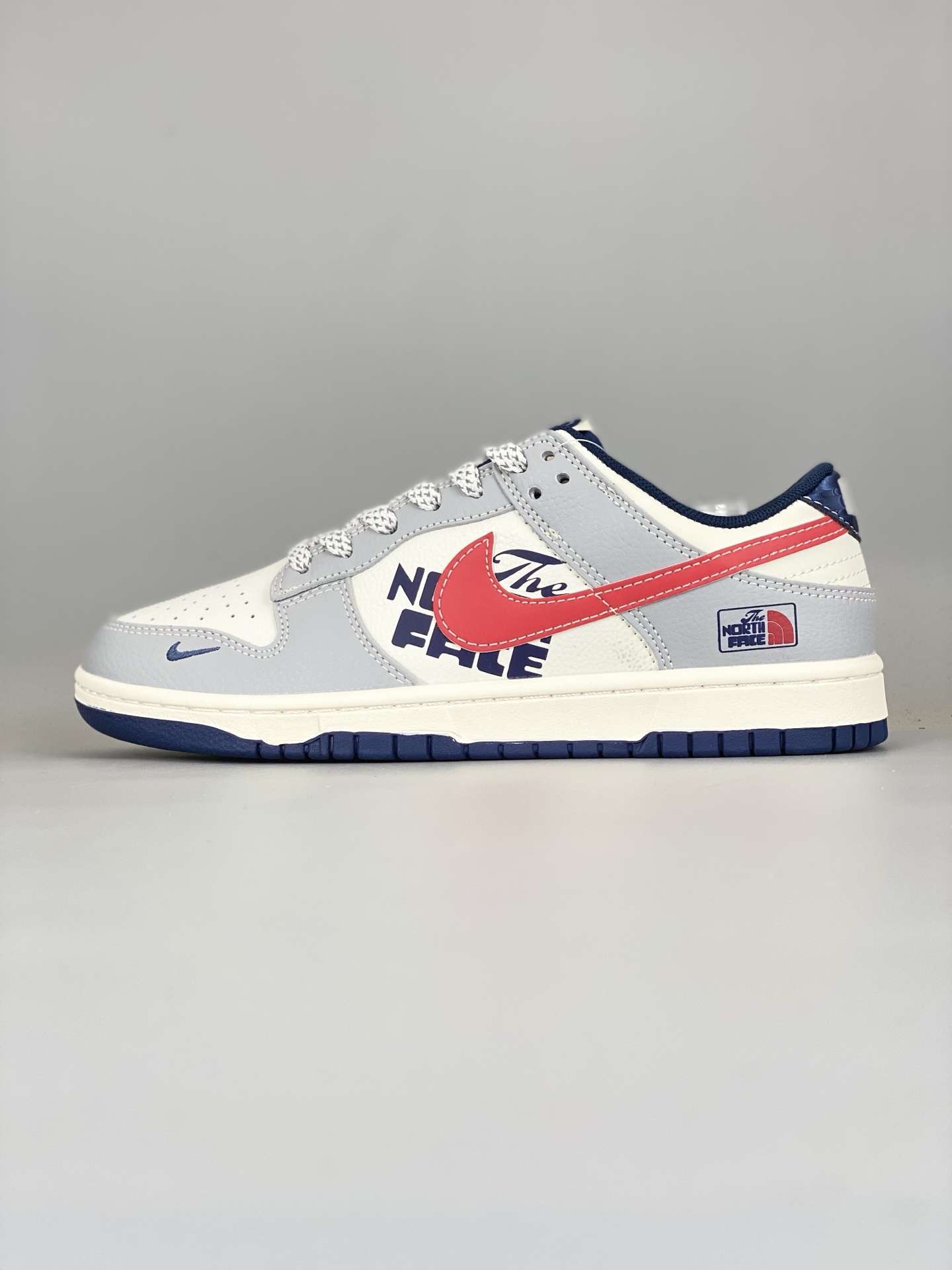 Nike SB Dunk TNF Grey Red