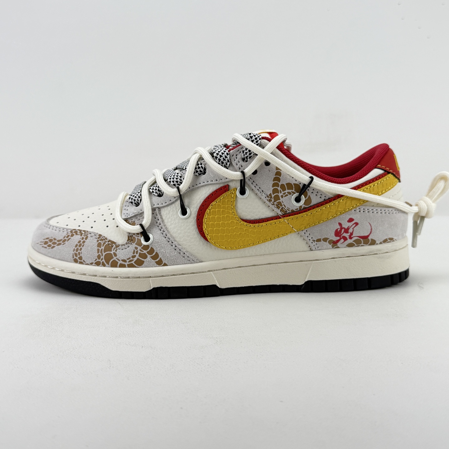Nike SB Dunk Low White Gold