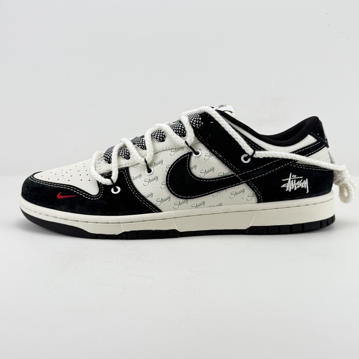 Nike SB Dunk Low Black White