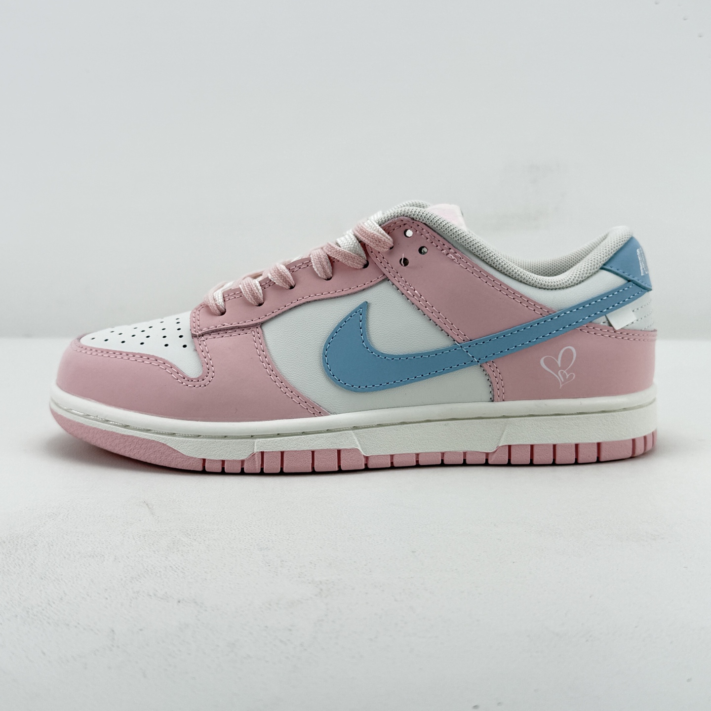 Nike SB Dunk Low Pink Blue
