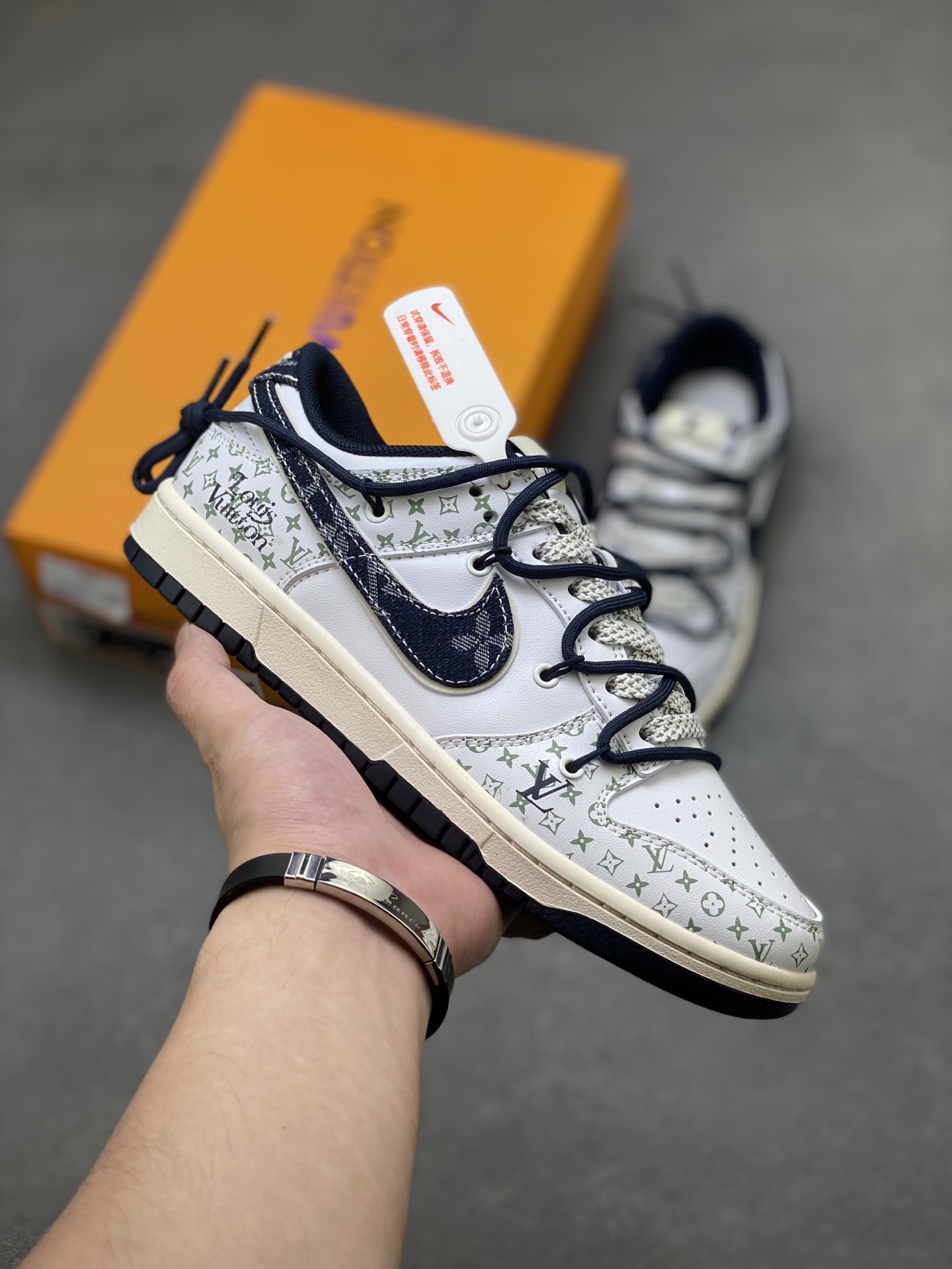 Nike SB Dunk Low White Navy