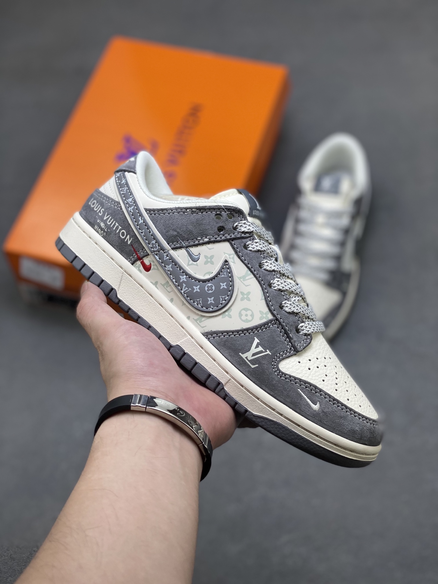 Nike Dunk Low LV Grey