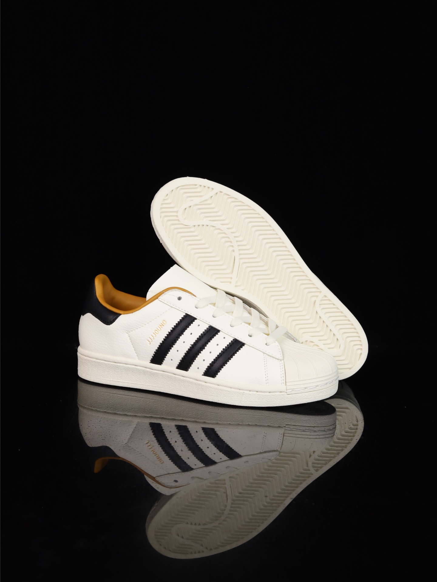 Adidas Superstar Shell-Toe Sneakers White/Black/Tan