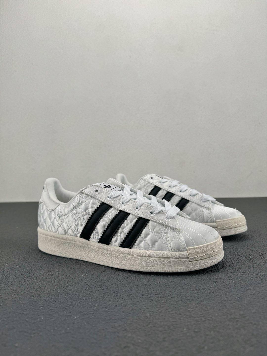 Adidas Originals Superstar W Caroline Hu Bow Sneakers White/Black