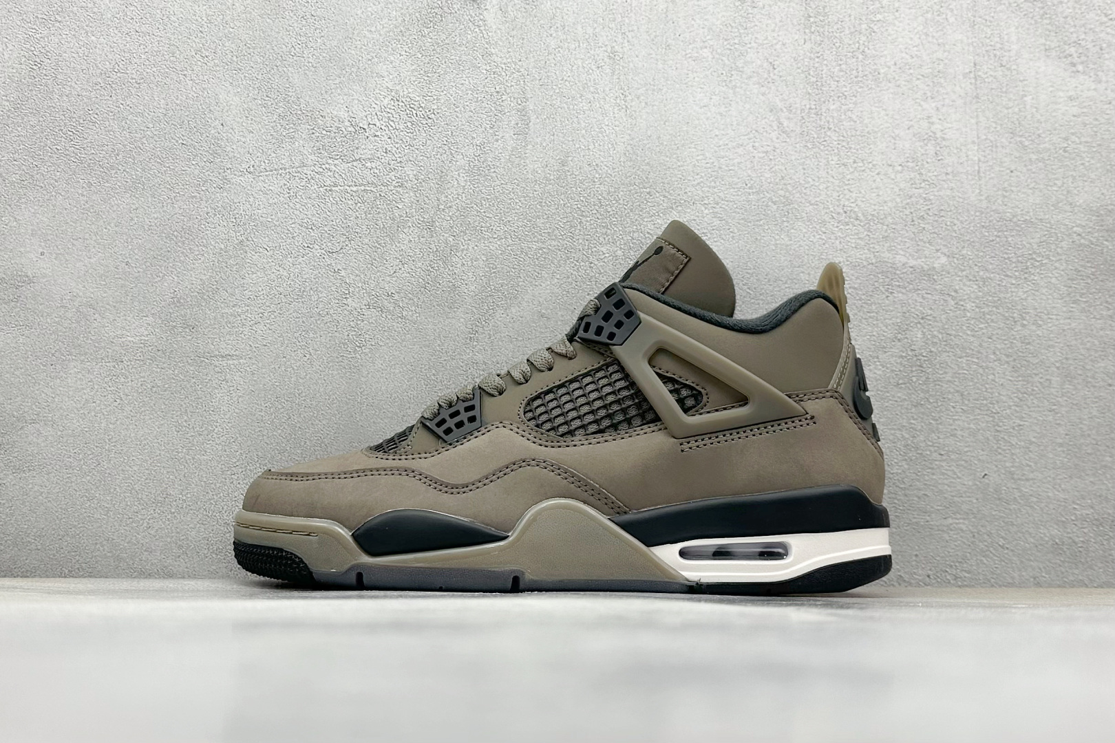 Jordan Air Jordan 4 Retro Mocha Taupe/Black