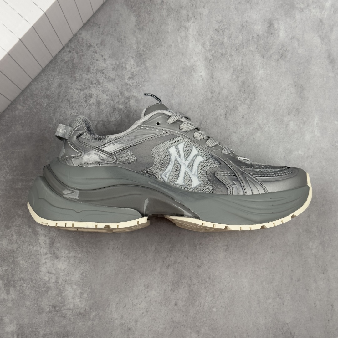 MLB New York Yankees Curve Runner Vintage Dad Sneakers Grey