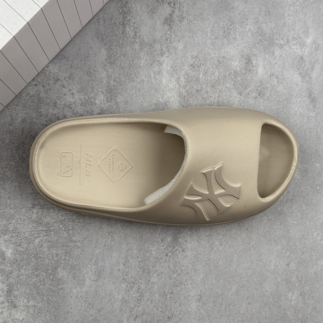 MLB Skier Slide Foam Sandals Beige