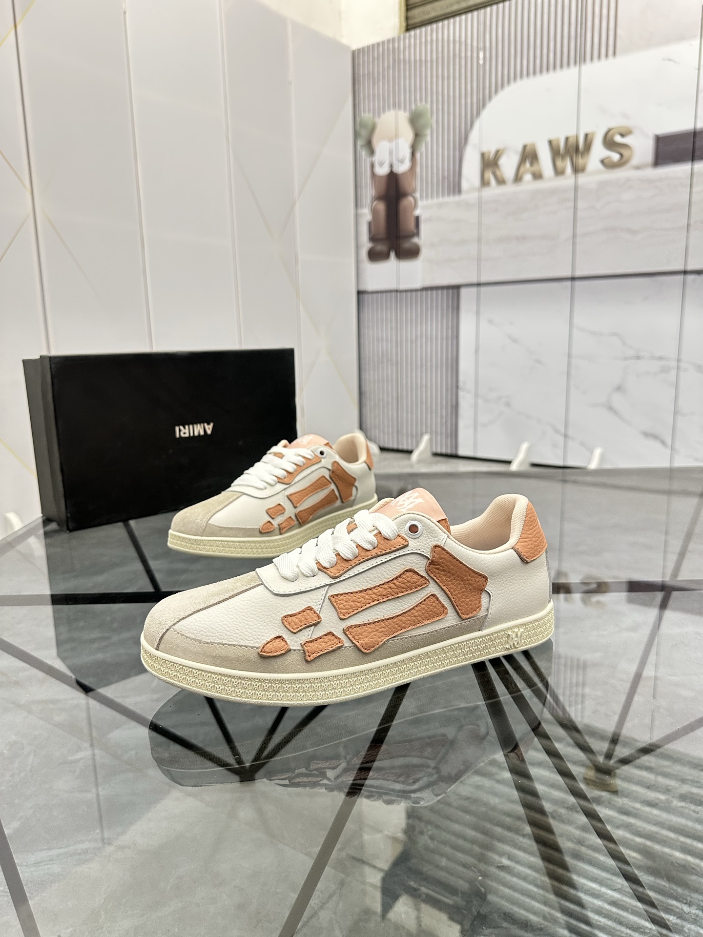 Amiri Low-Top Casual Sneakers White Apricot