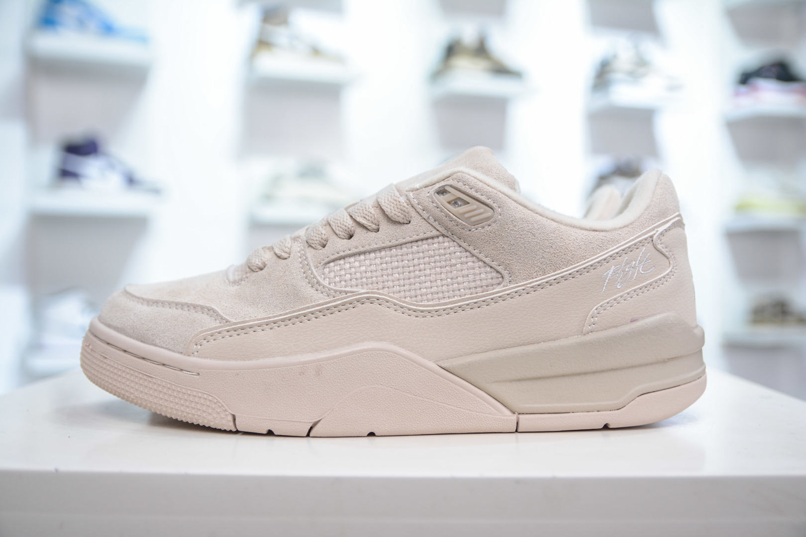 Jordan Flight Court Low Retro Sneaker Beige