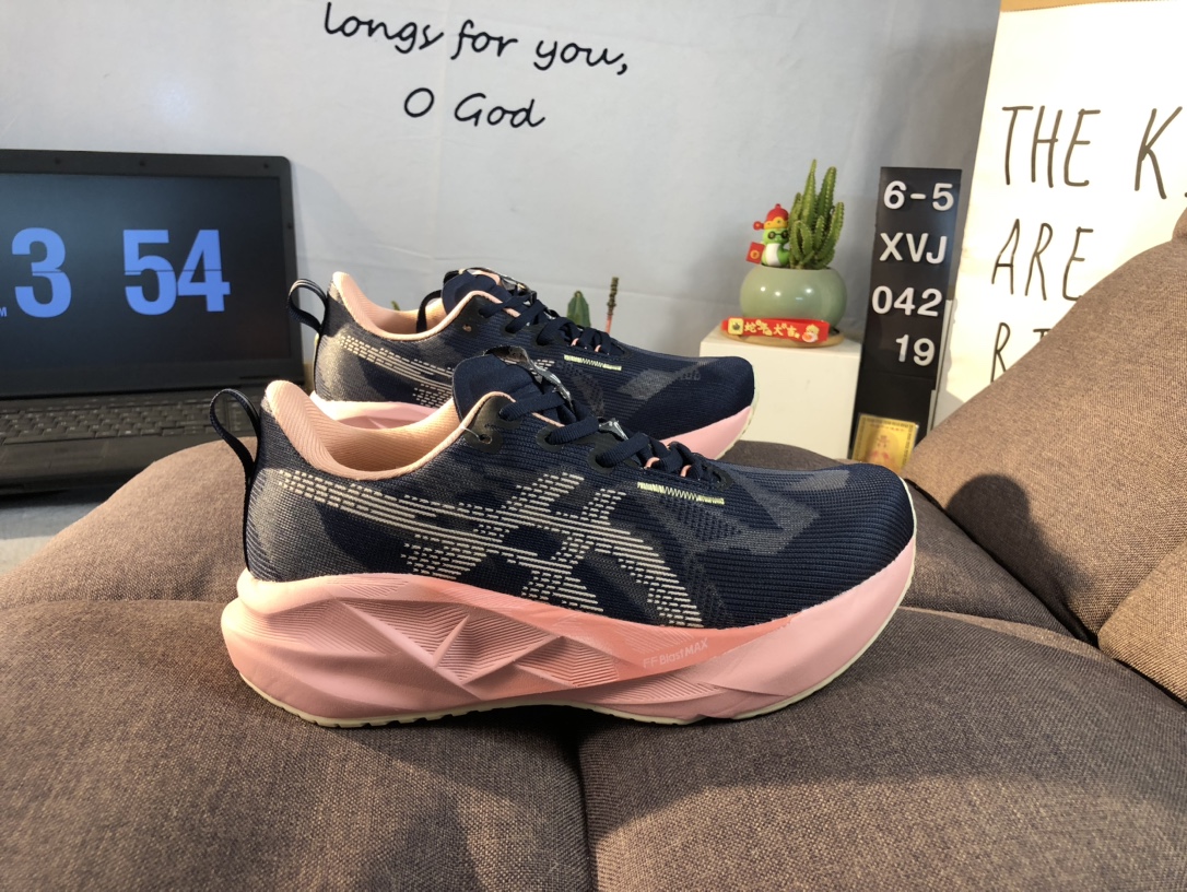 Asics NOVABLAST 5 LE Running Shoes Multicolor