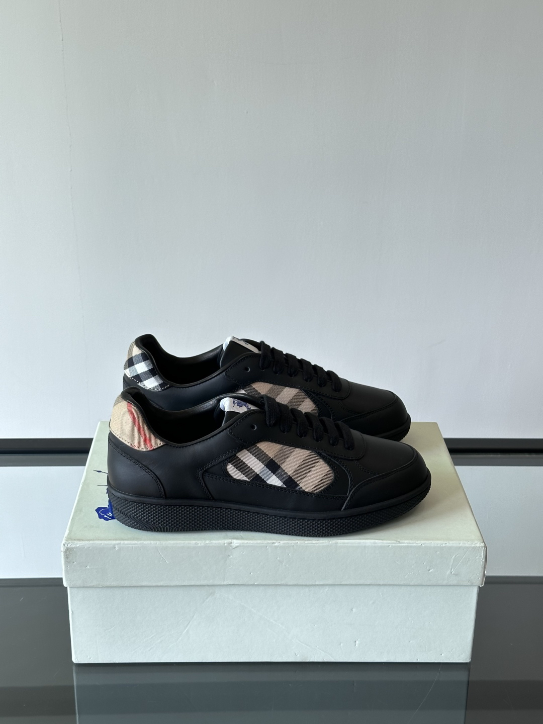 Burberry Vintage Check Low-Top Sneakers Black