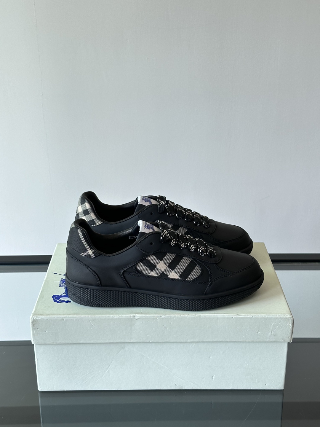 Burberry Vintage Check Low-Top Sneakers Black
