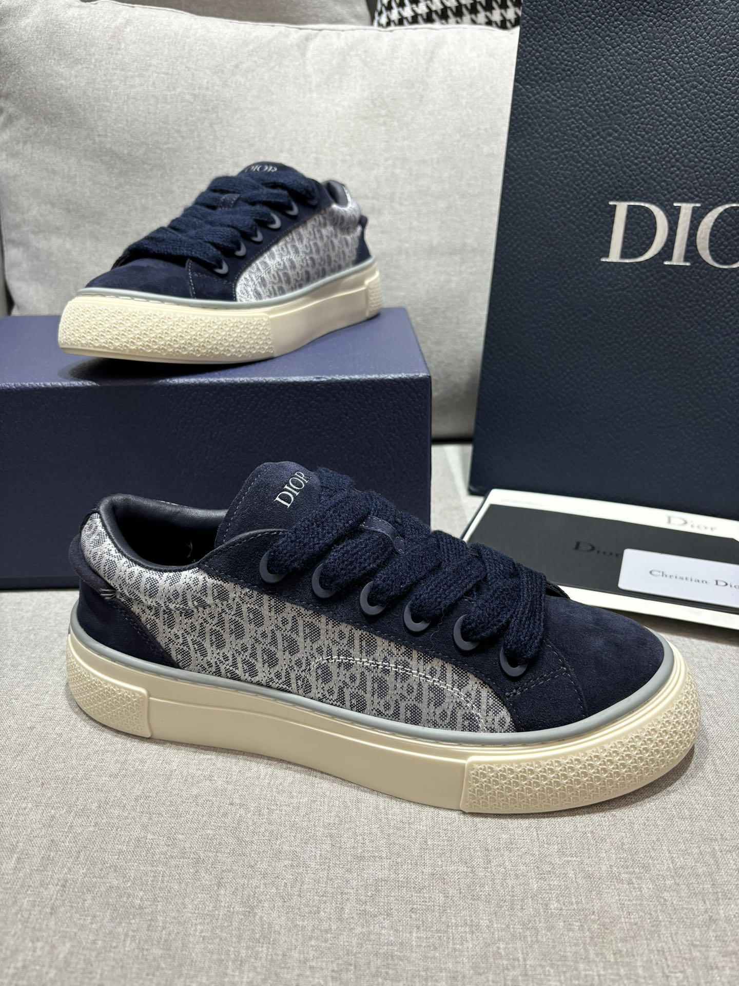 Dior B33 Oblique Low-Top Sneakers Navy