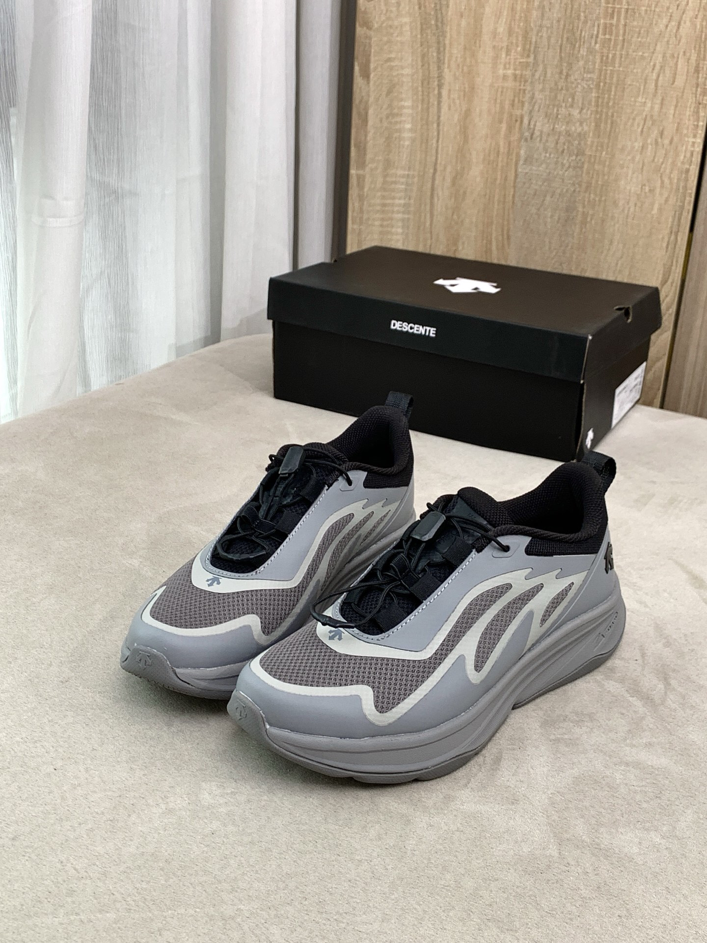 Descente LAVITATE Cushion Run Shoes Grey