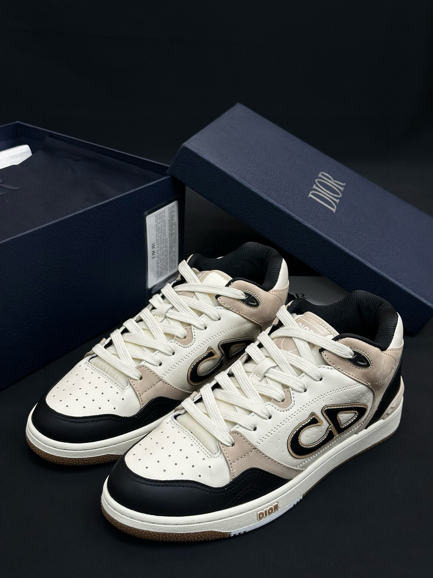 Dior B57 Low-Top Sneakers White Grey Black