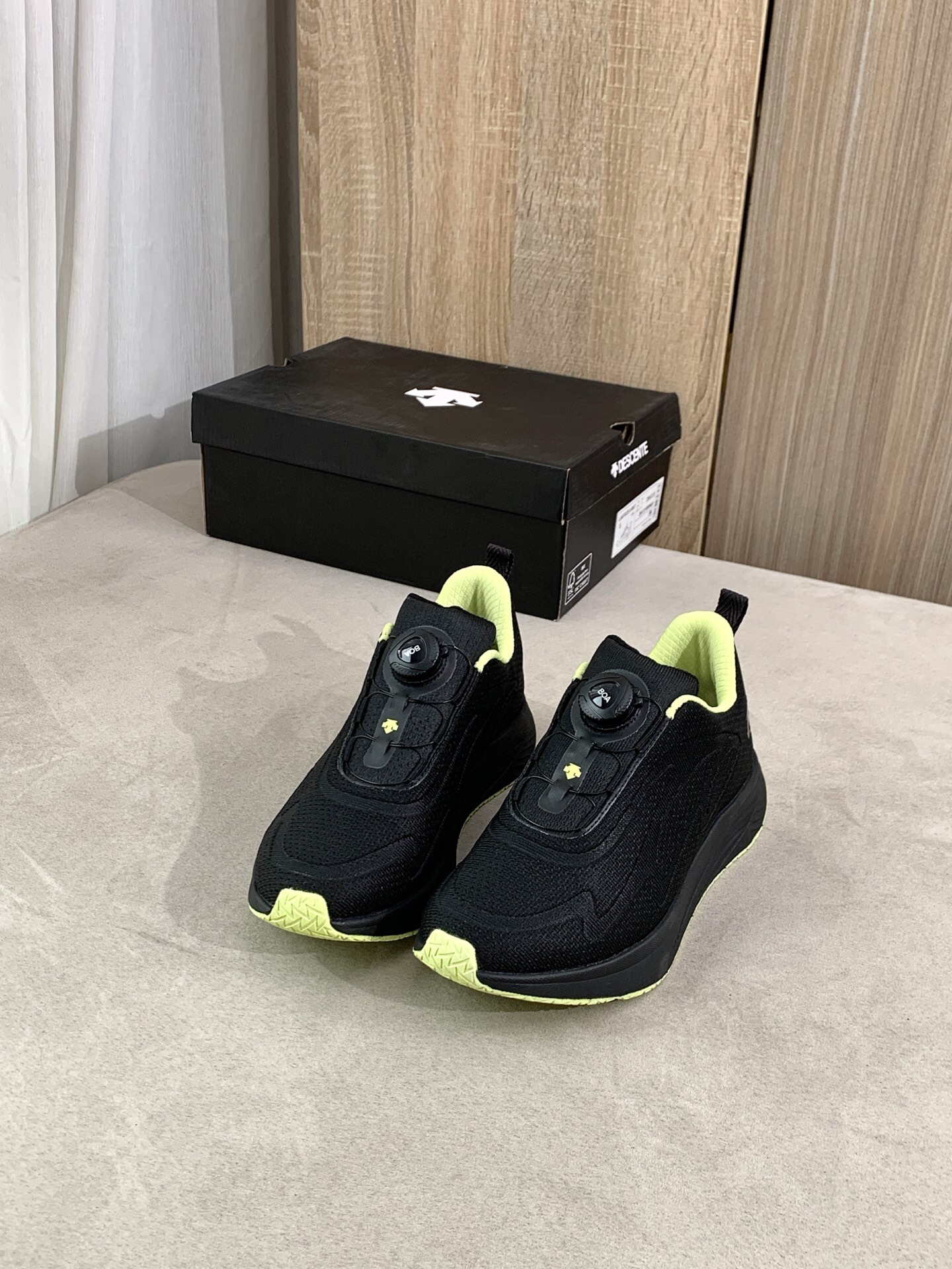 Descente BOA Training Sneakers Black/Neon