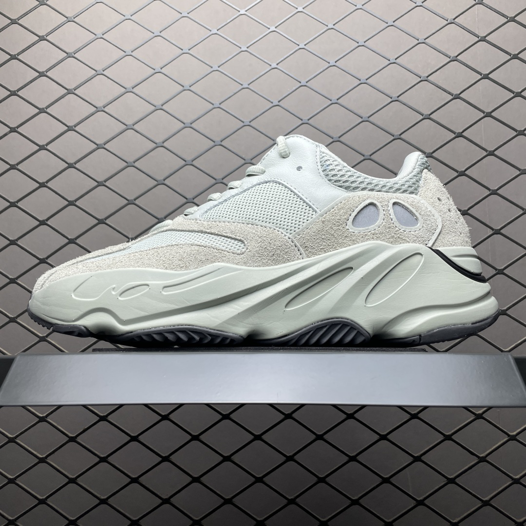 Adidas Yeezy 700 EG7487 Sneaker Grey