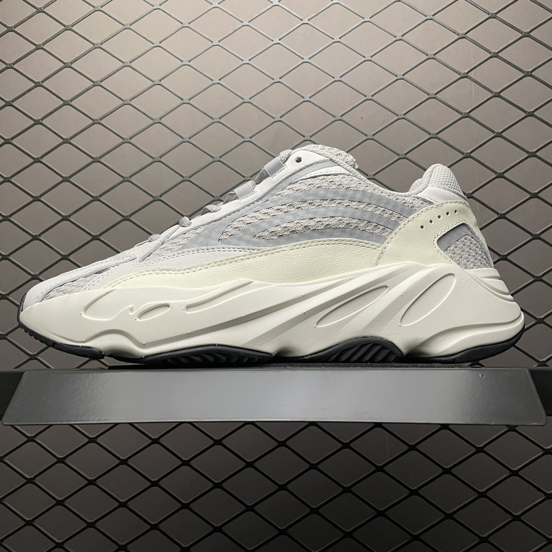 Adidas Yeezy Boost 700 V2 Static Sneakers White/Silver