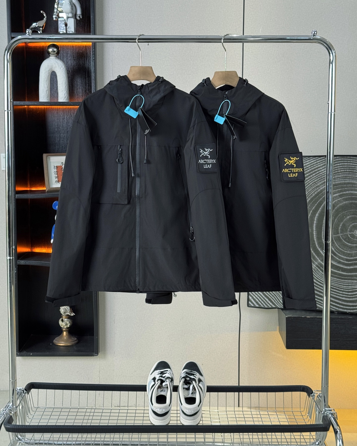 Arc'teryx LEAF Hooded Softshell Jacket Black