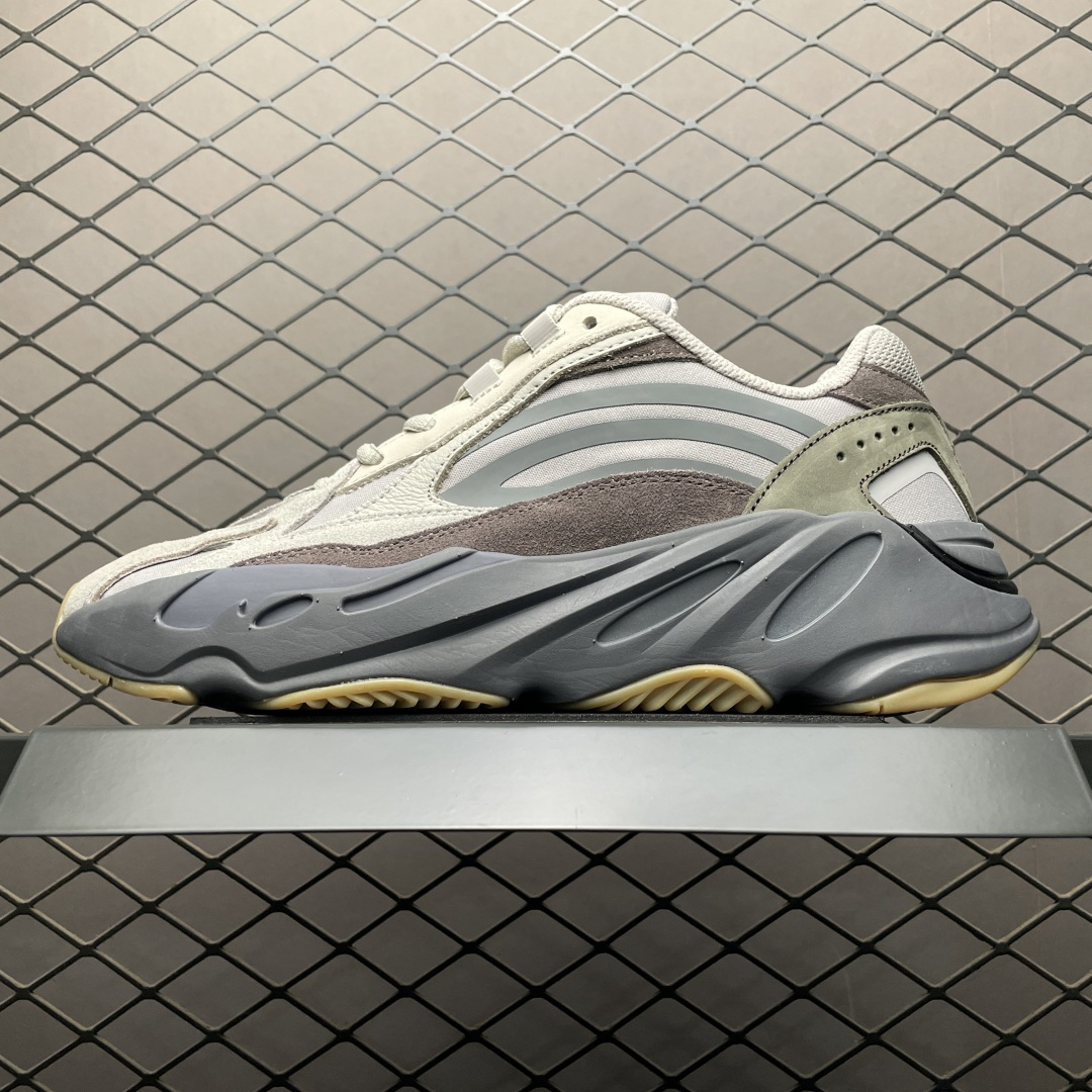 Adidas Yeezy 700 V2 FU7914 Sneakers Grey