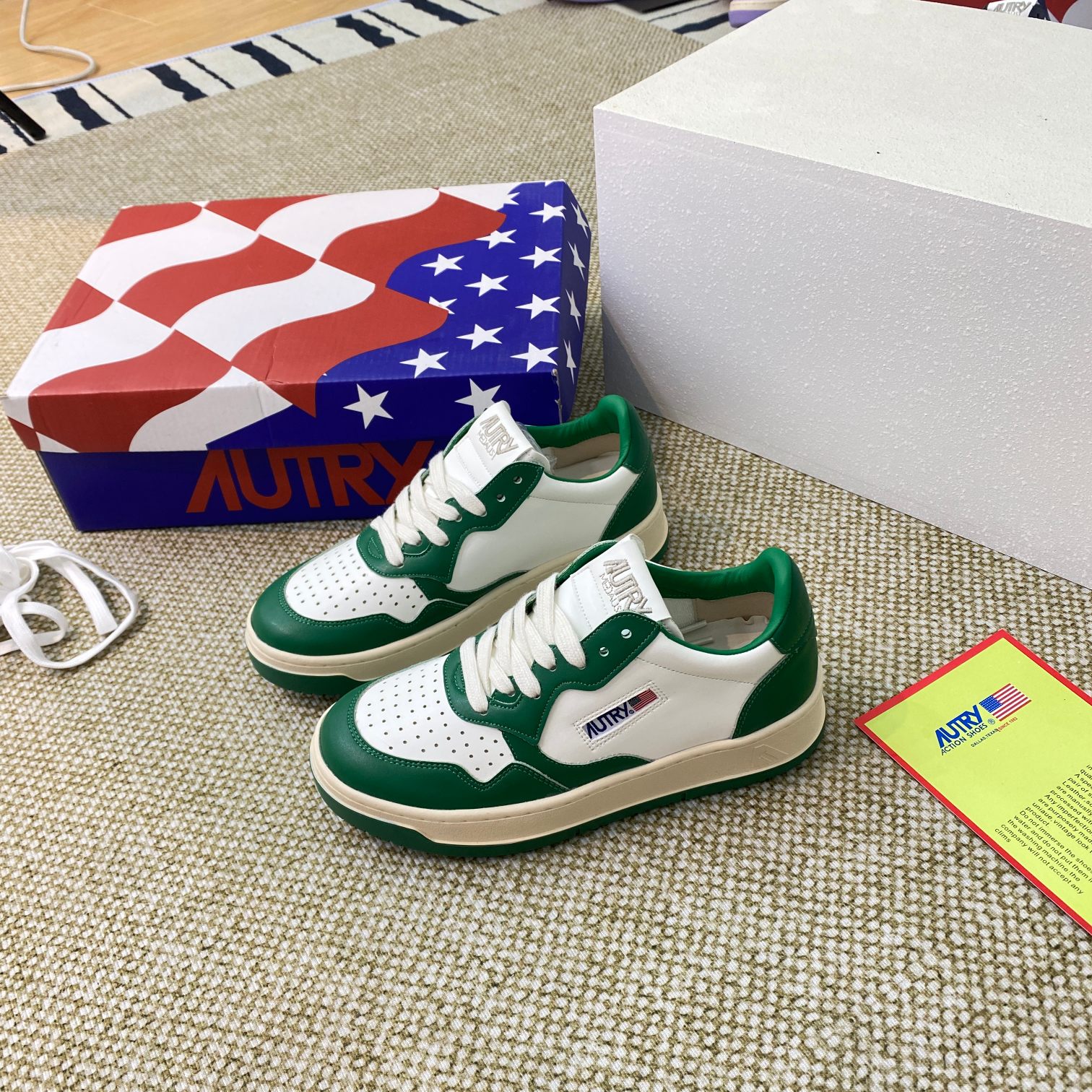 Autry Medalist Leather Sneakers Green/White