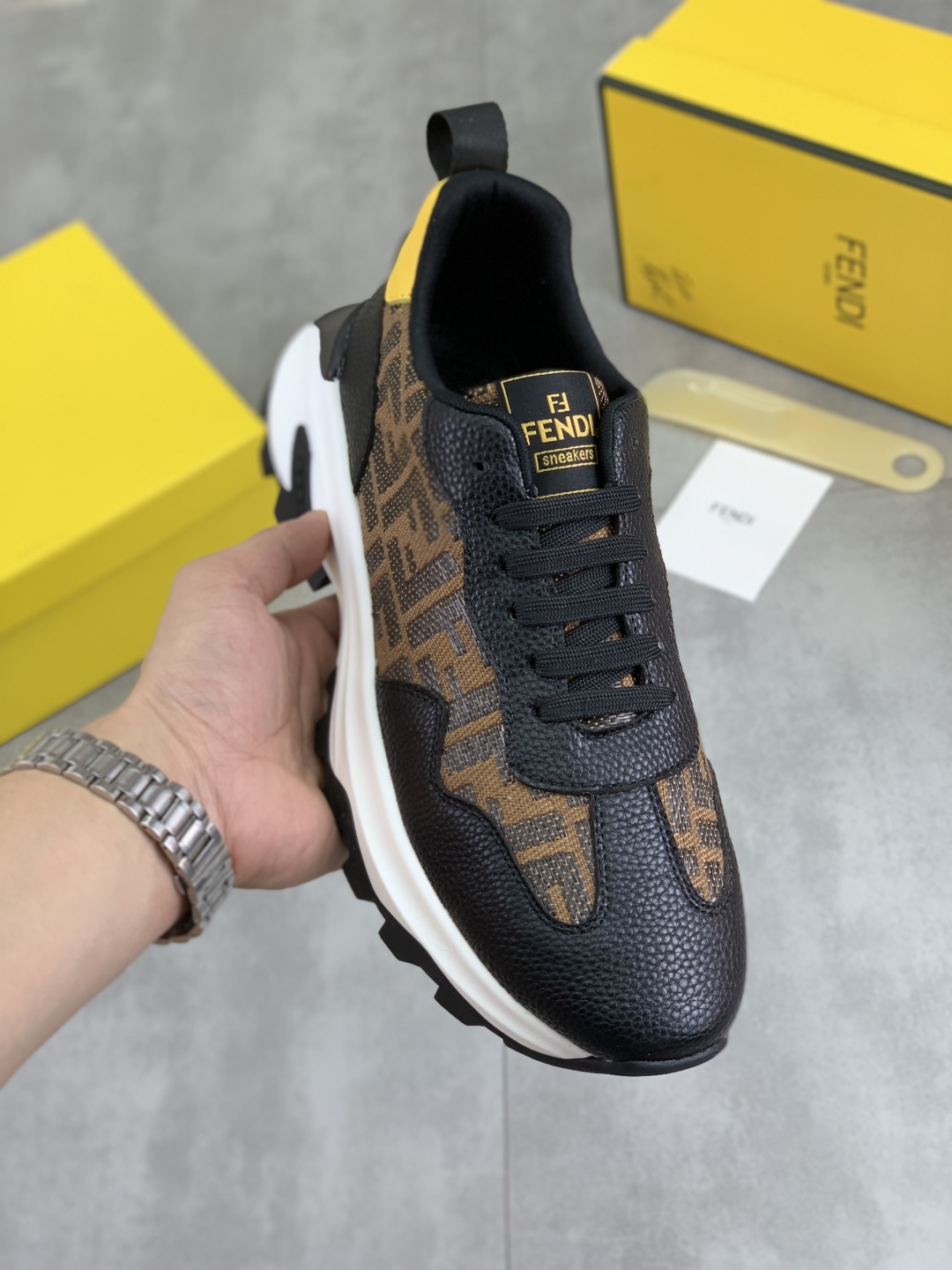 Fendi FF Logo Low-Top Sneakers Brown