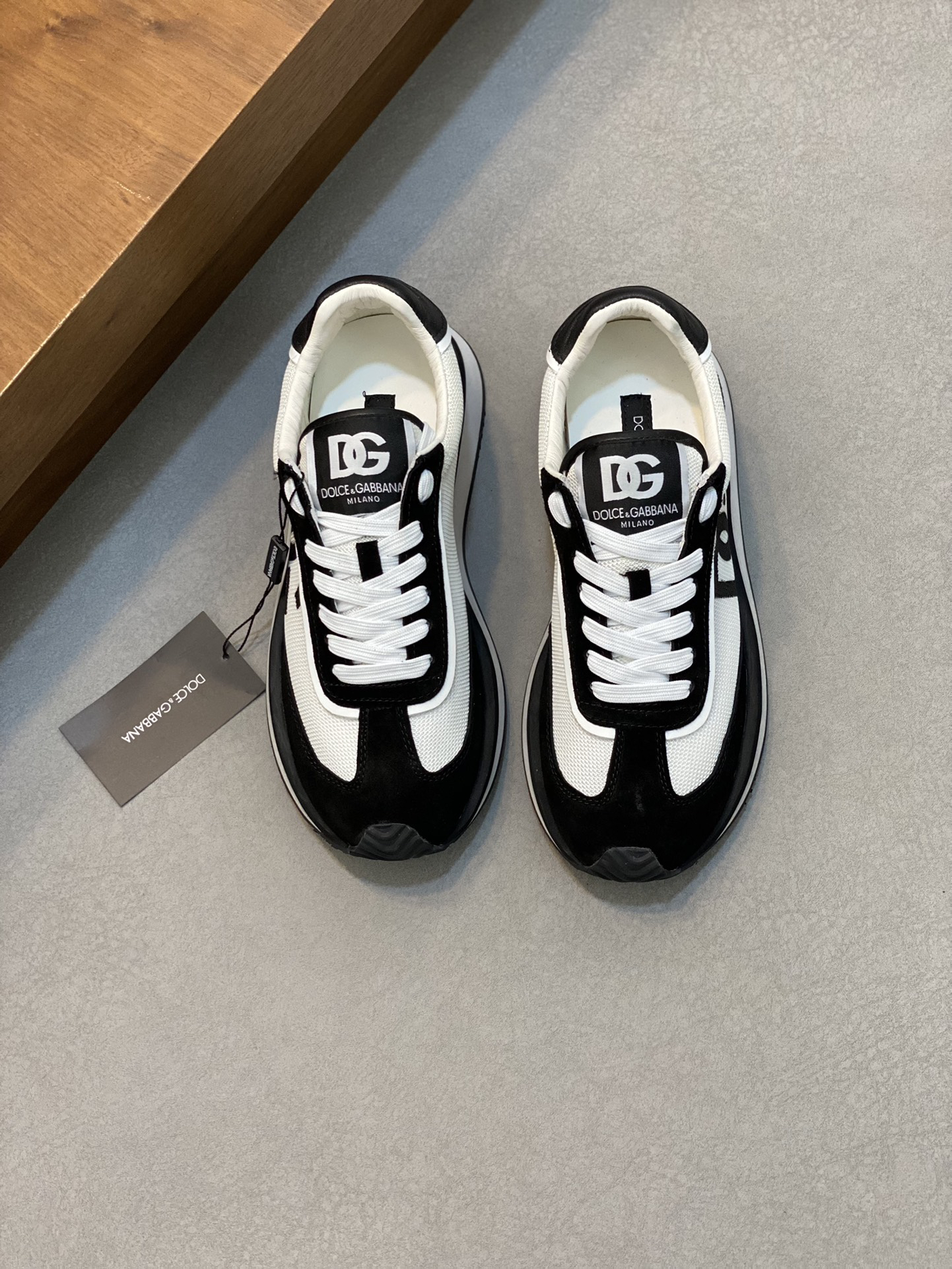 Dolce & Gabbana DG Logo Low-Top Sneakers Black/White