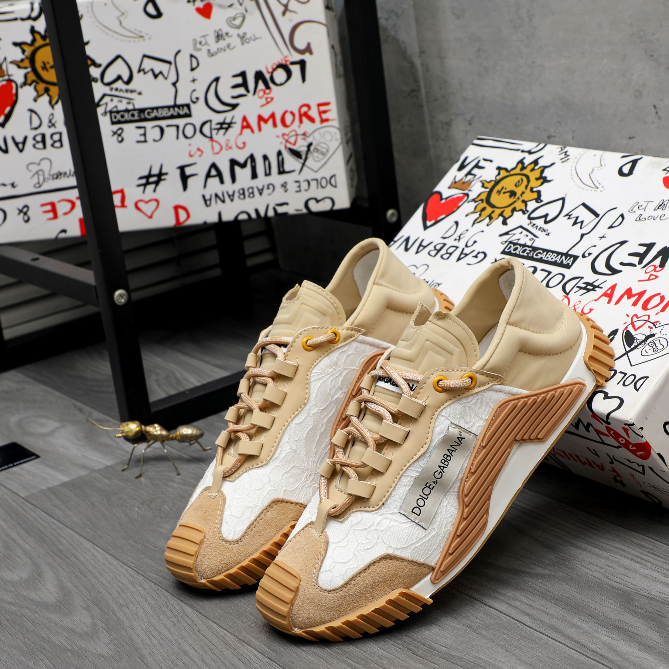 Dolce & Gabbana Lace Sneaker Beige